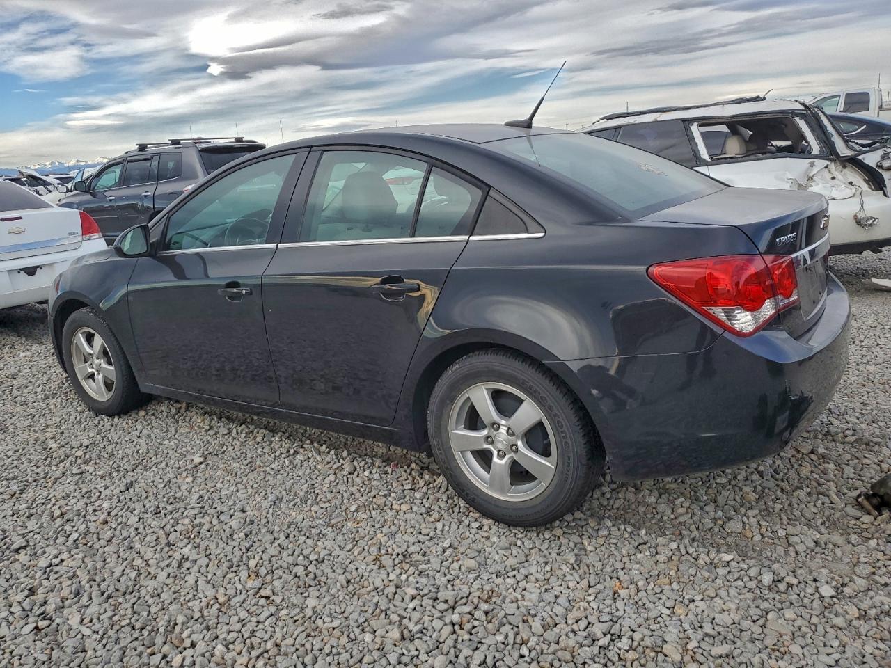 2013 CHEVROLET CRUZE LT photo 2