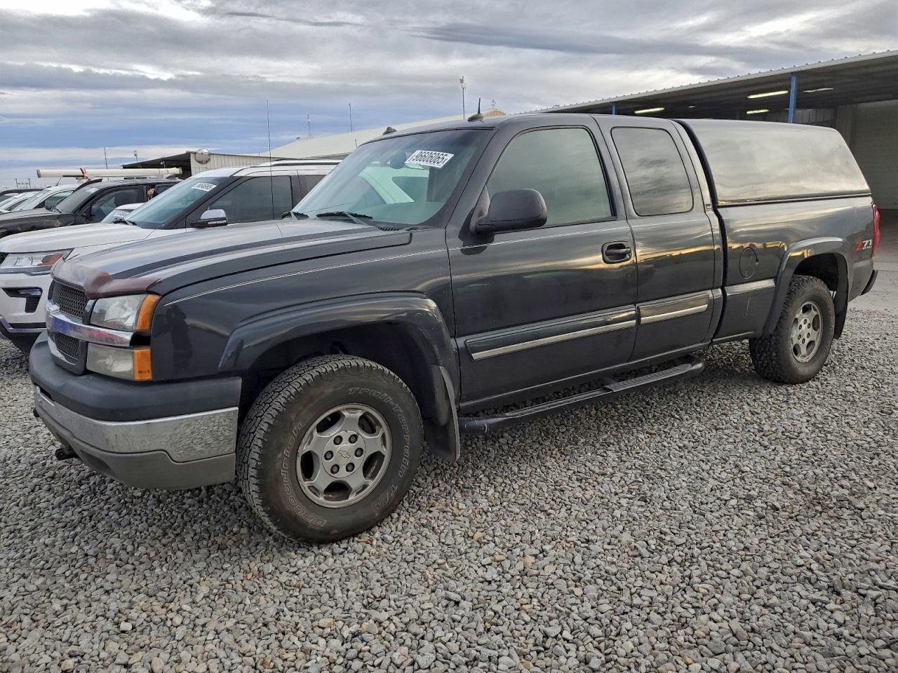 2003 CHEVROLET SILVERADO K1500 — SIDE damage — photo 1