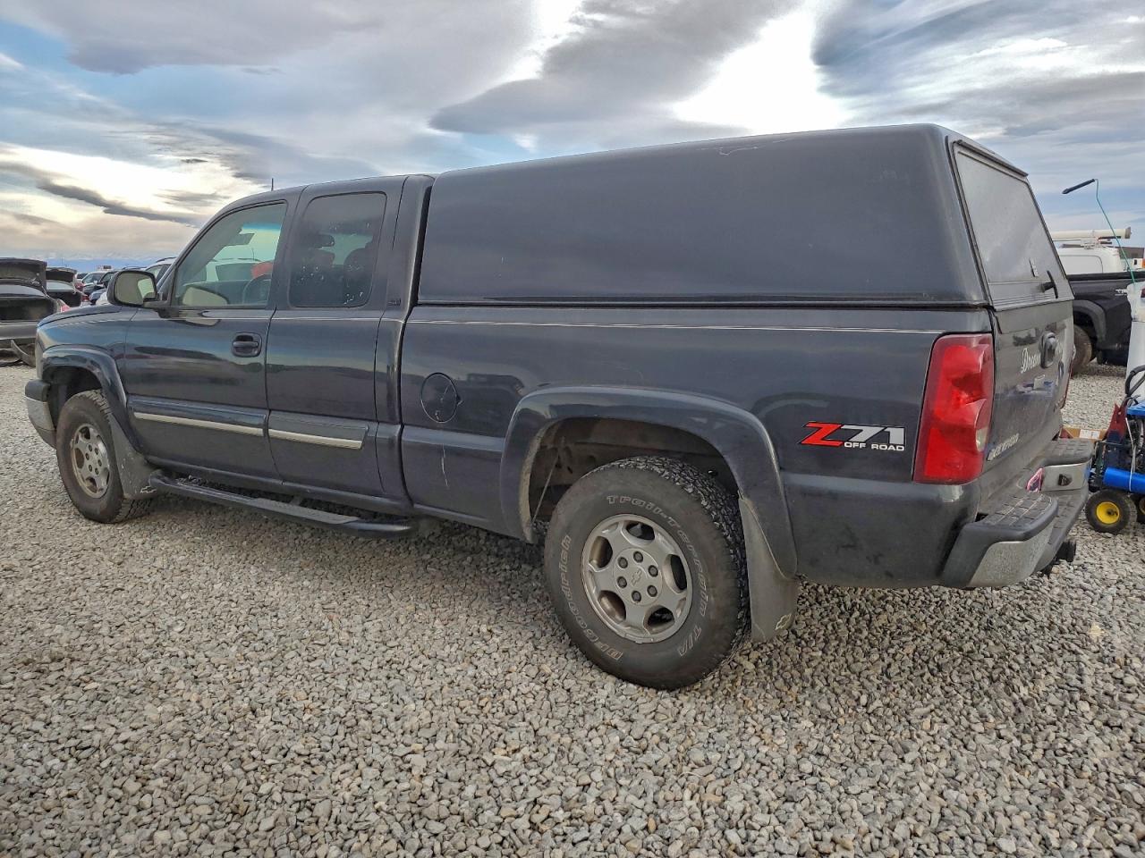 2003 CHEVROLET SILVERADO K1500 photo 2