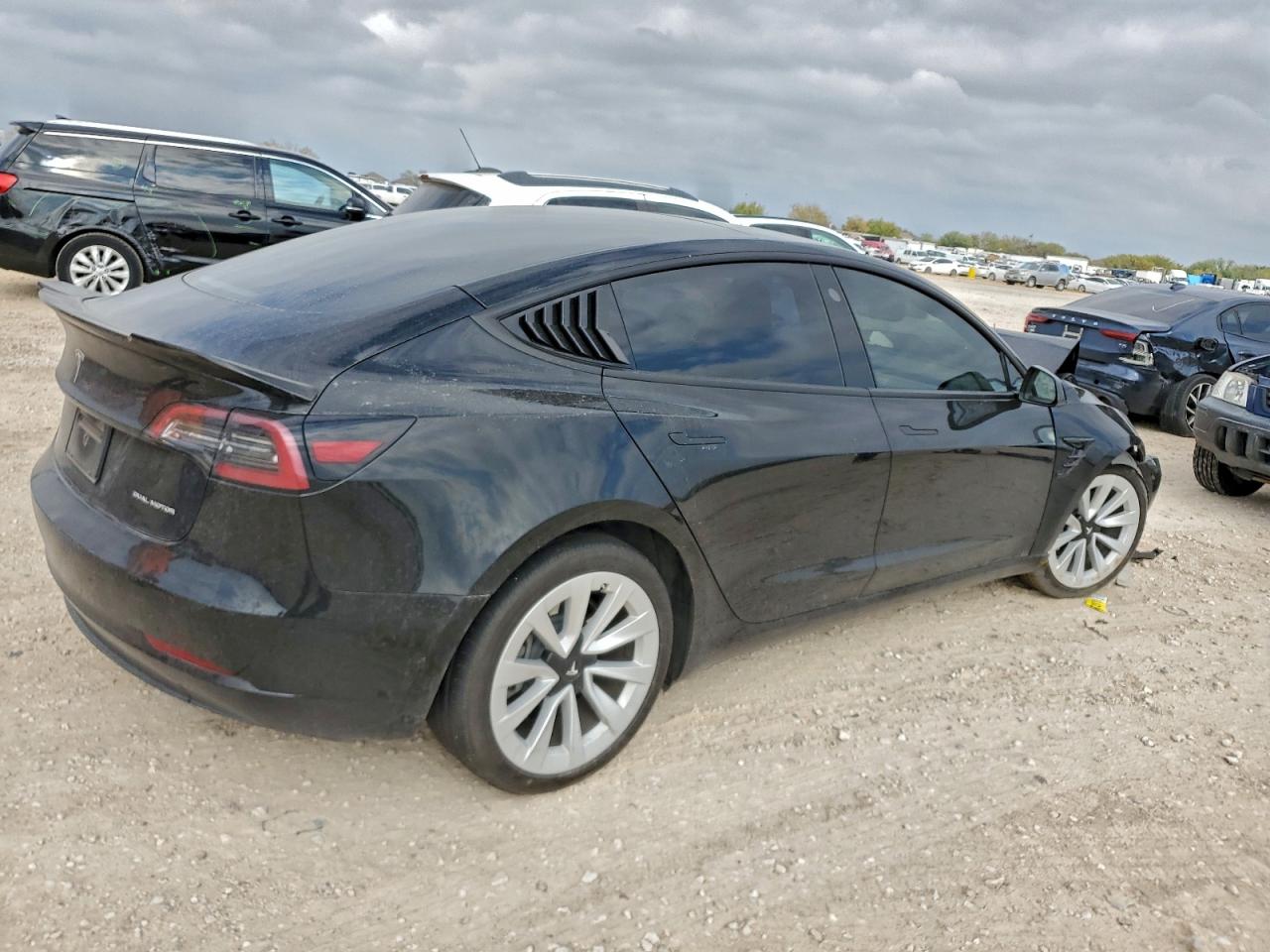 2023 TESLA MODEL 3 photo 3