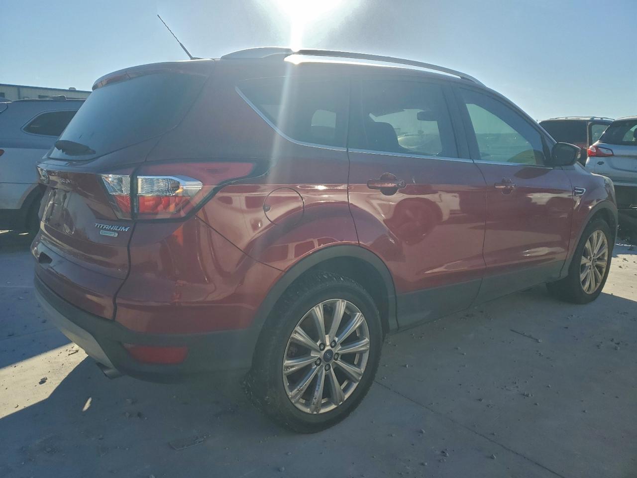 2017 FORD ESCAPE TITANIUM photo 3