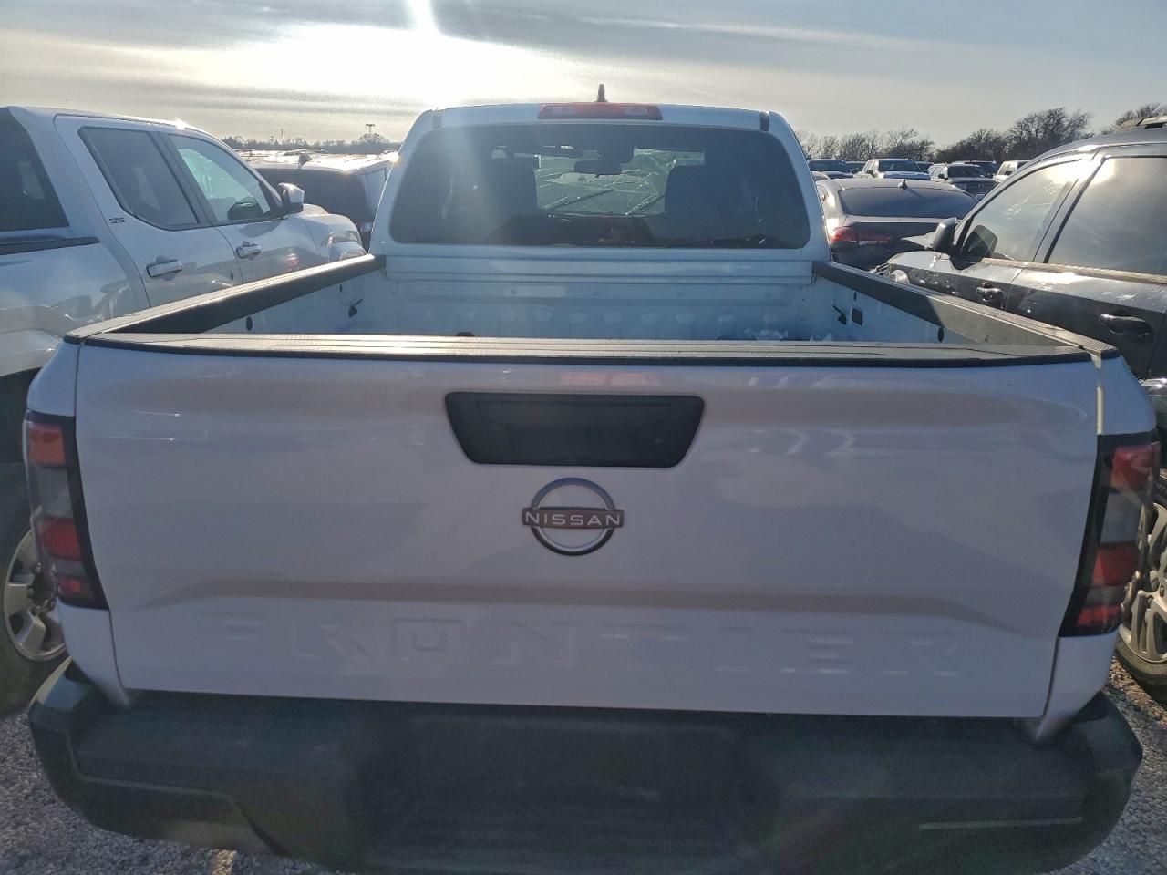 2024 NISSAN FRONTIER S photo 10