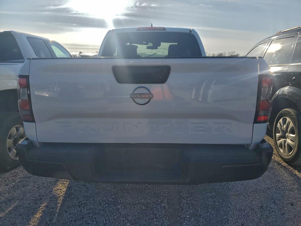2024 NISSAN FRONTIER S photo 6