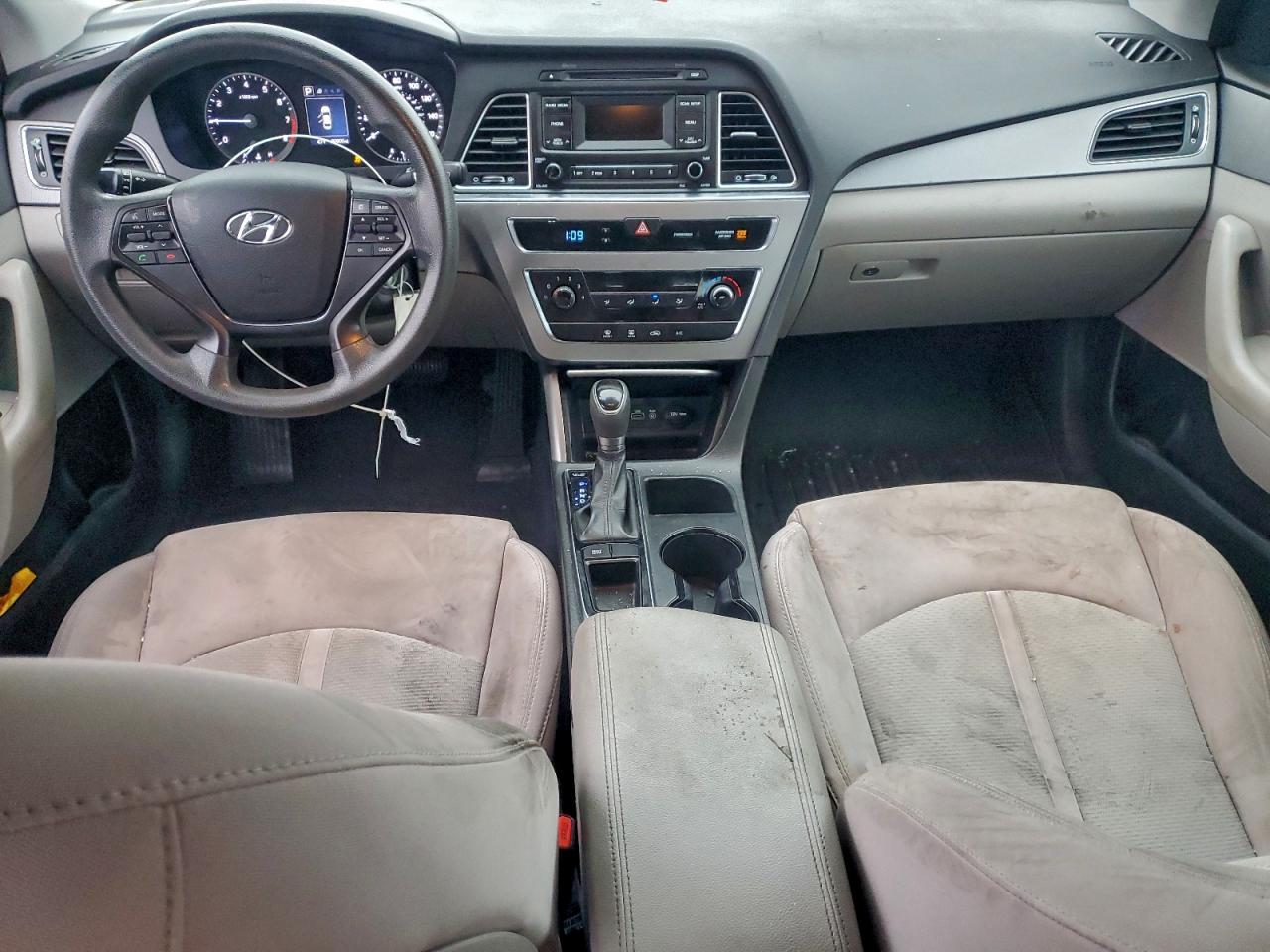 2015 HYUNDAI SONATA SE photo 8
