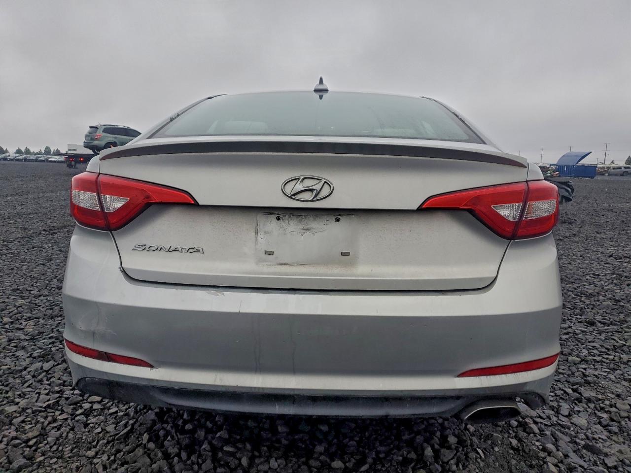 2015 HYUNDAI SONATA SE photo 6