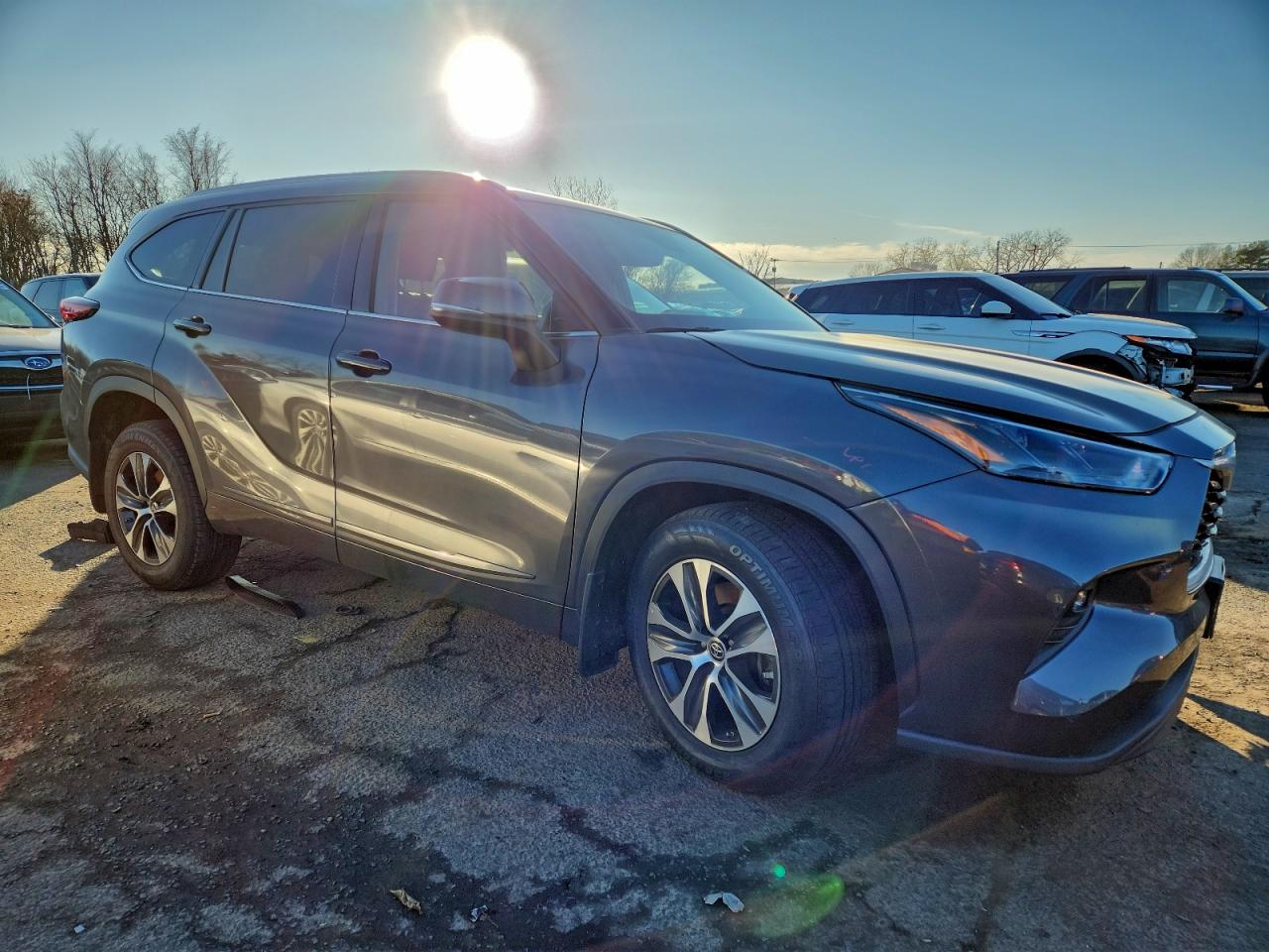 2022 TOYOTA HIGHLANDER XLE photo 4