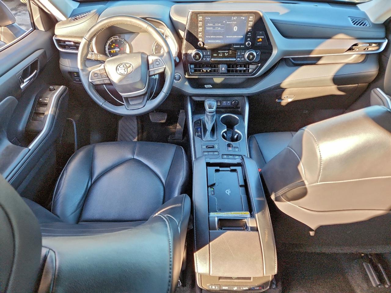 2022 TOYOTA HIGHLANDER XLE photo 8