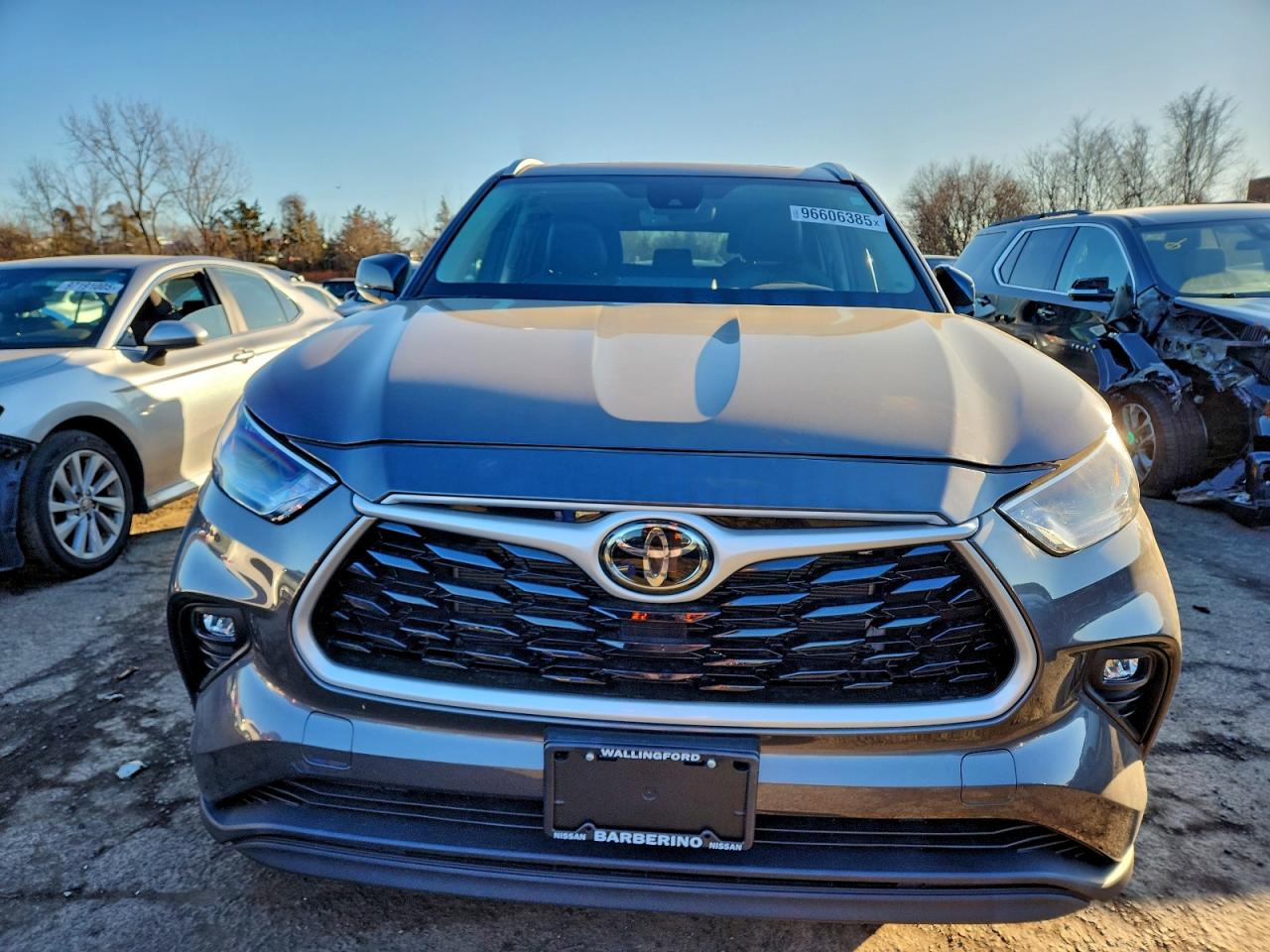 2022 TOYOTA HIGHLANDER XLE photo 5