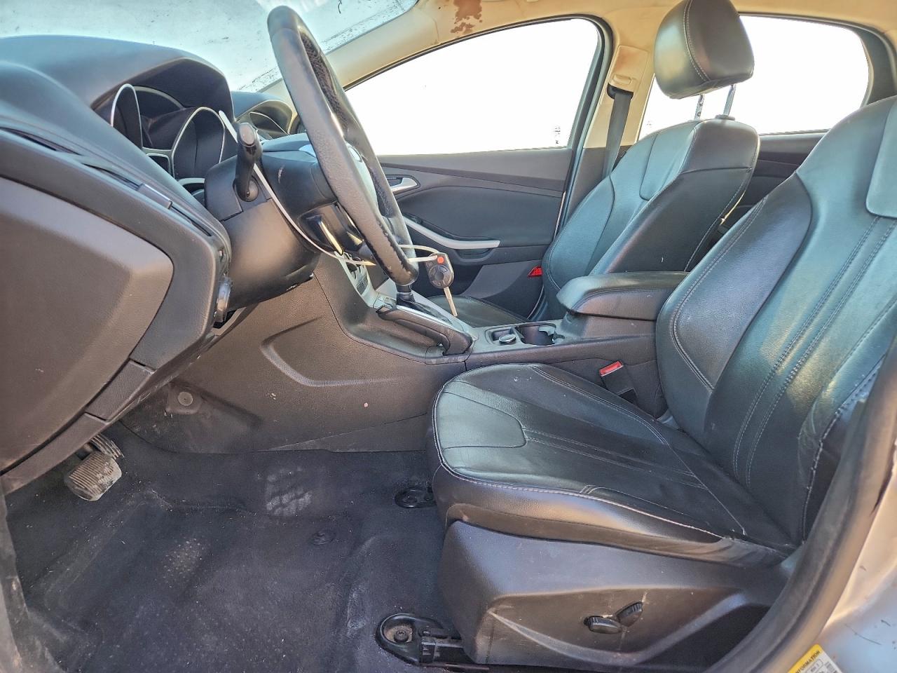 2014 FORD FOCUS SE photo 7