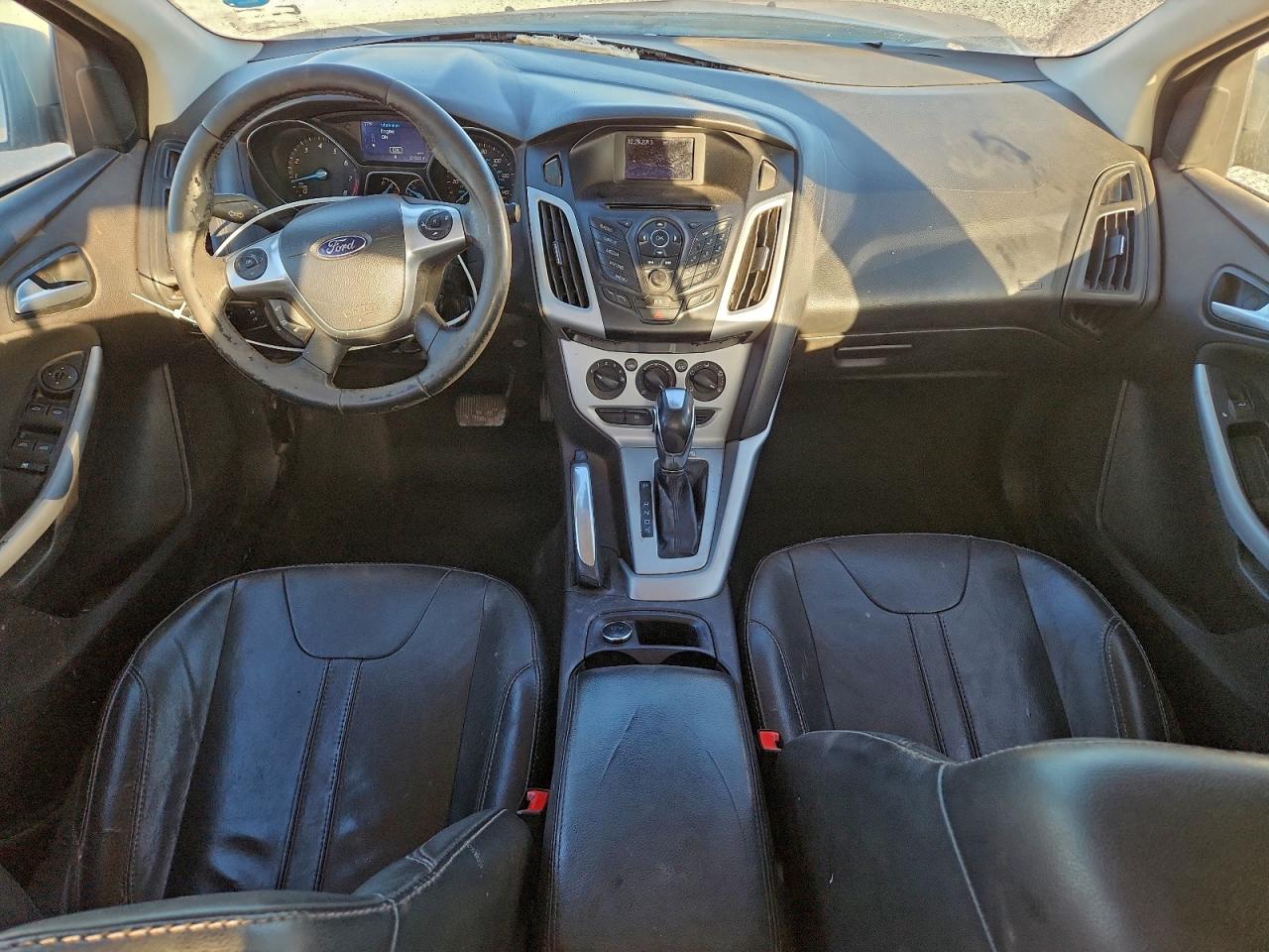 2014 FORD FOCUS SE photo 8