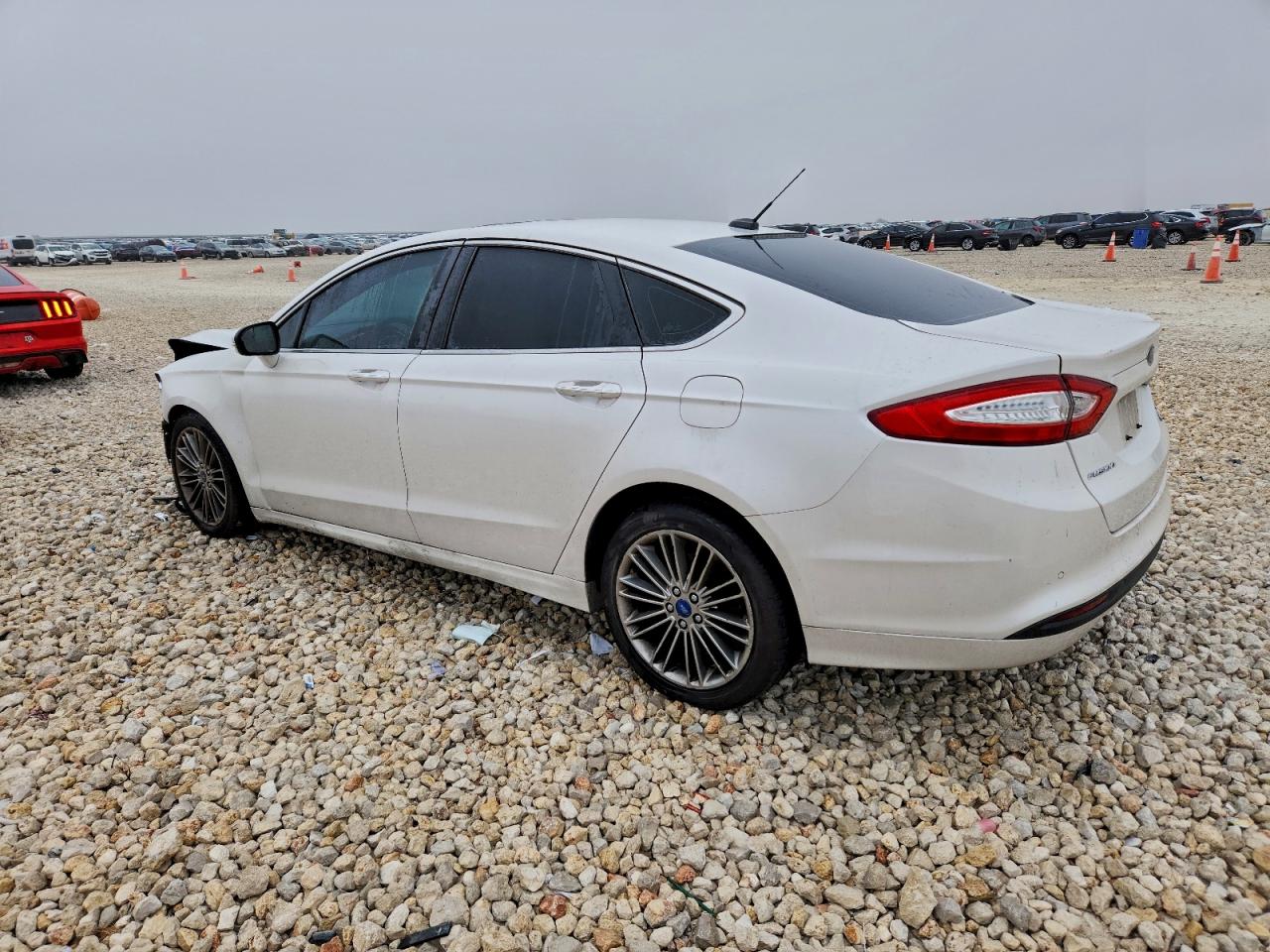 2013 FORD FUSION SE photo 2
