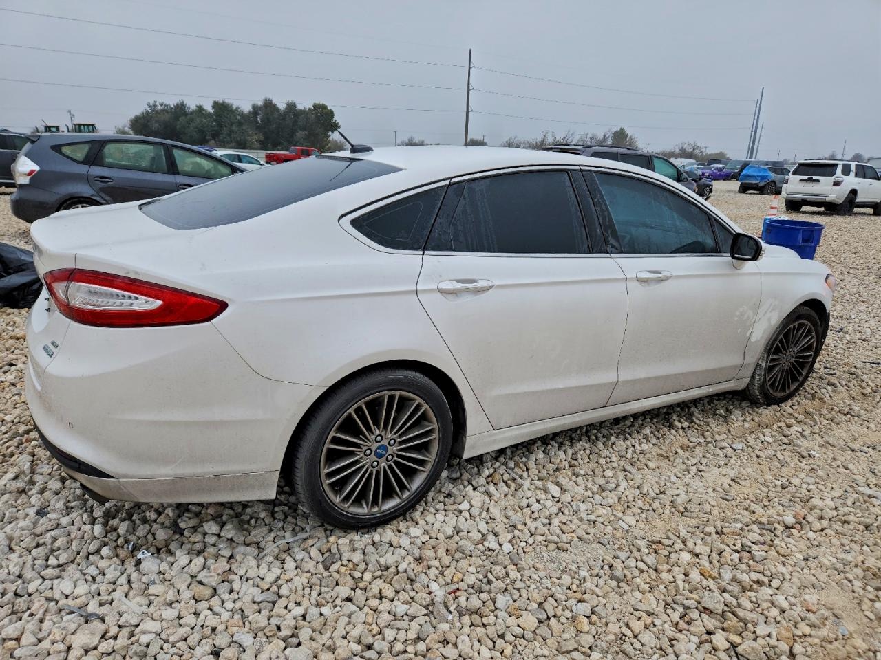 2013 FORD FUSION SE photo 3