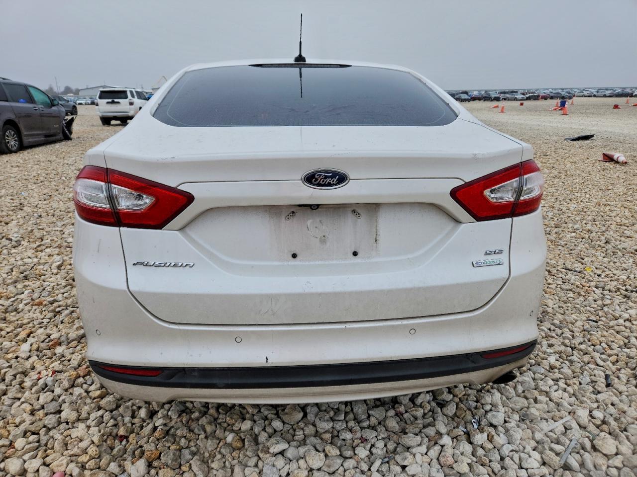 2013 FORD FUSION SE photo 6