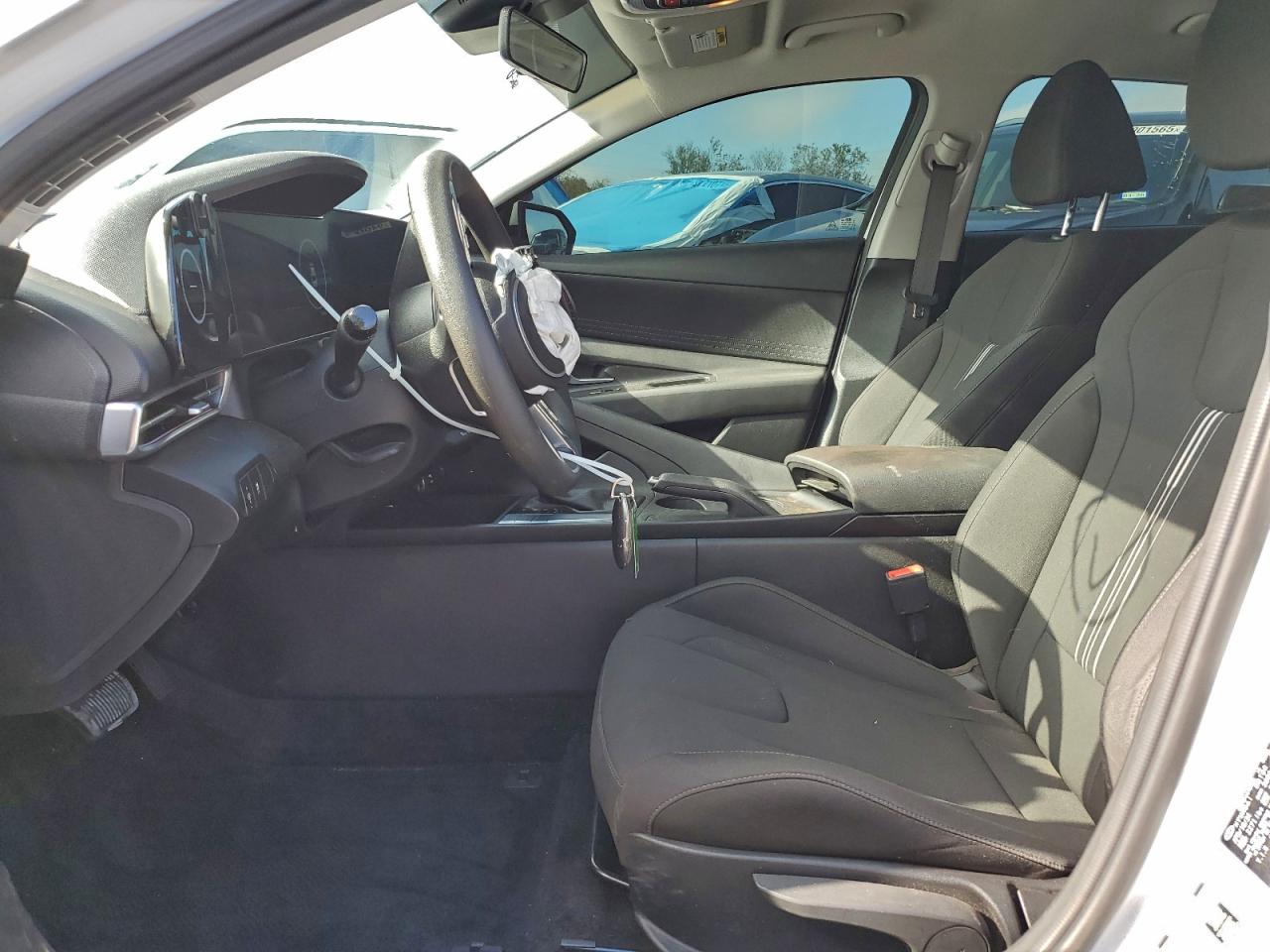2024 HYUNDAI ELANTRA SEL photo 7