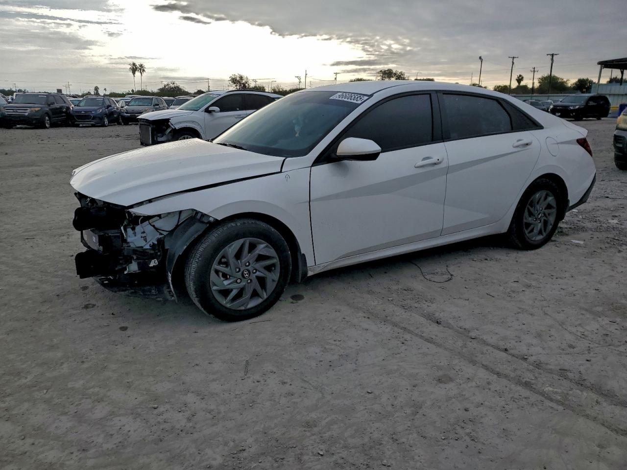 2024 HYUNDAI ELANTRA