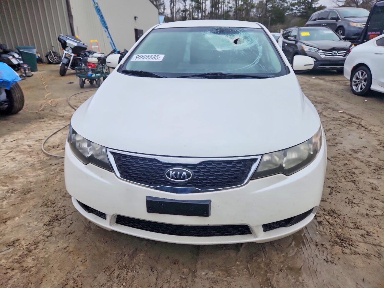 2013 KIA FORTE EX photo 5