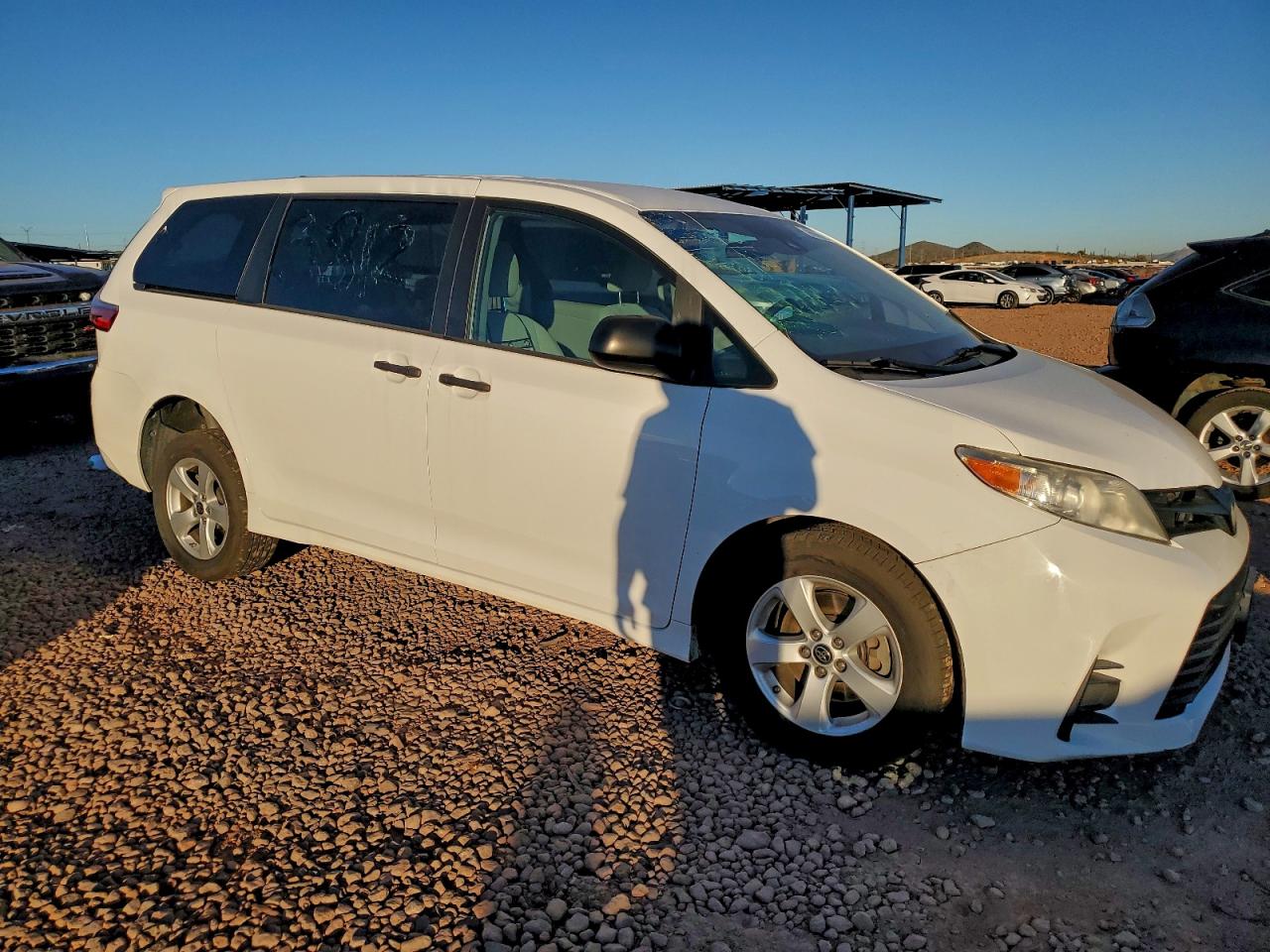 2020 TOYOTA SIENNA L photo 4