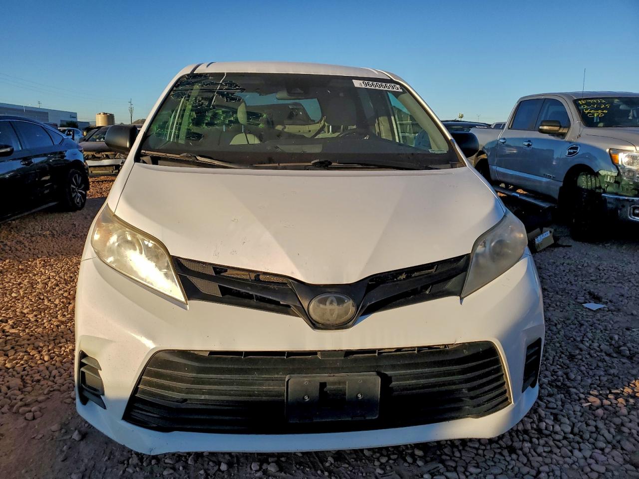 2020 TOYOTA SIENNA L photo 5