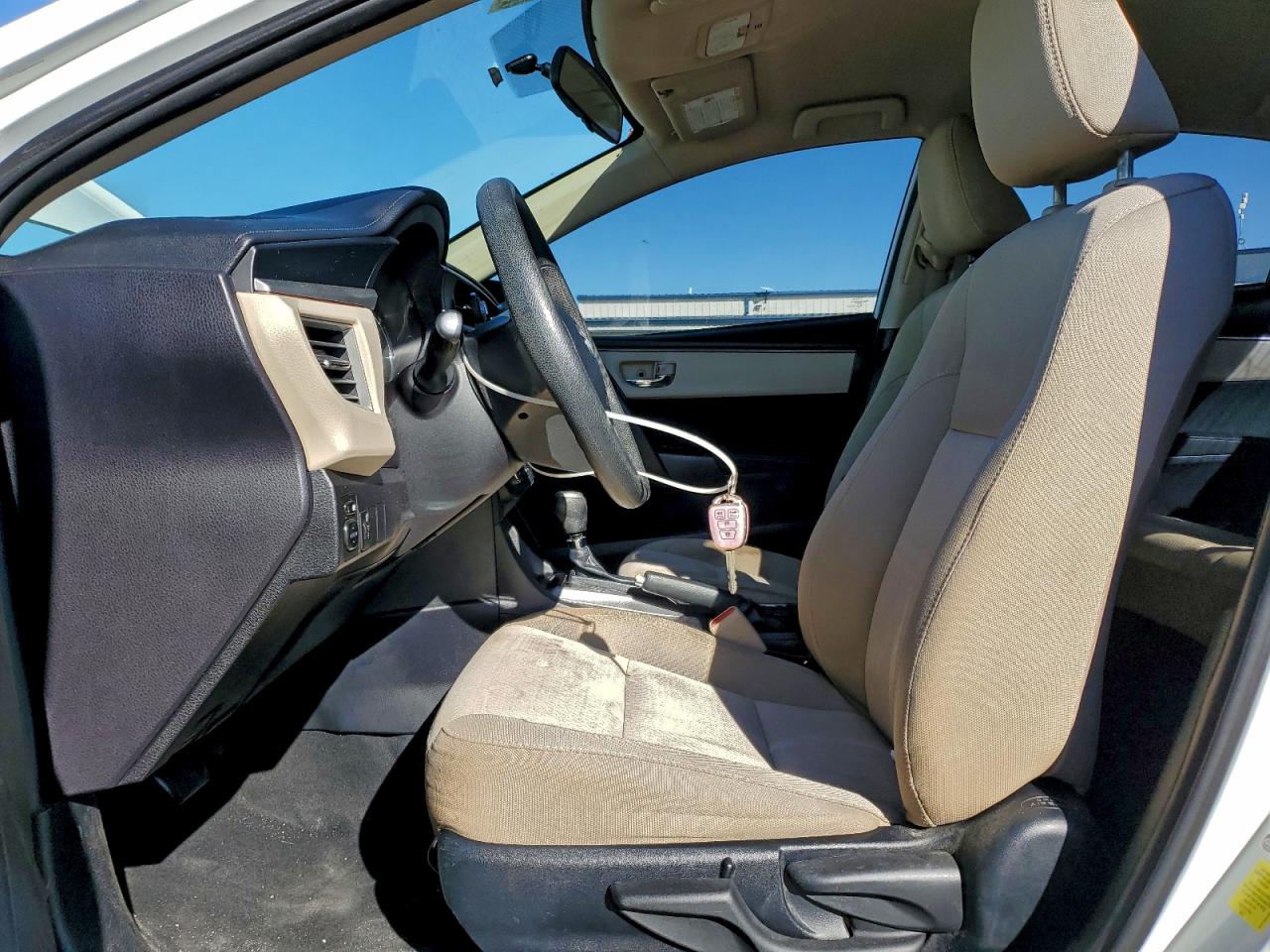 2015 TOYOTA COROLLA L photo 7