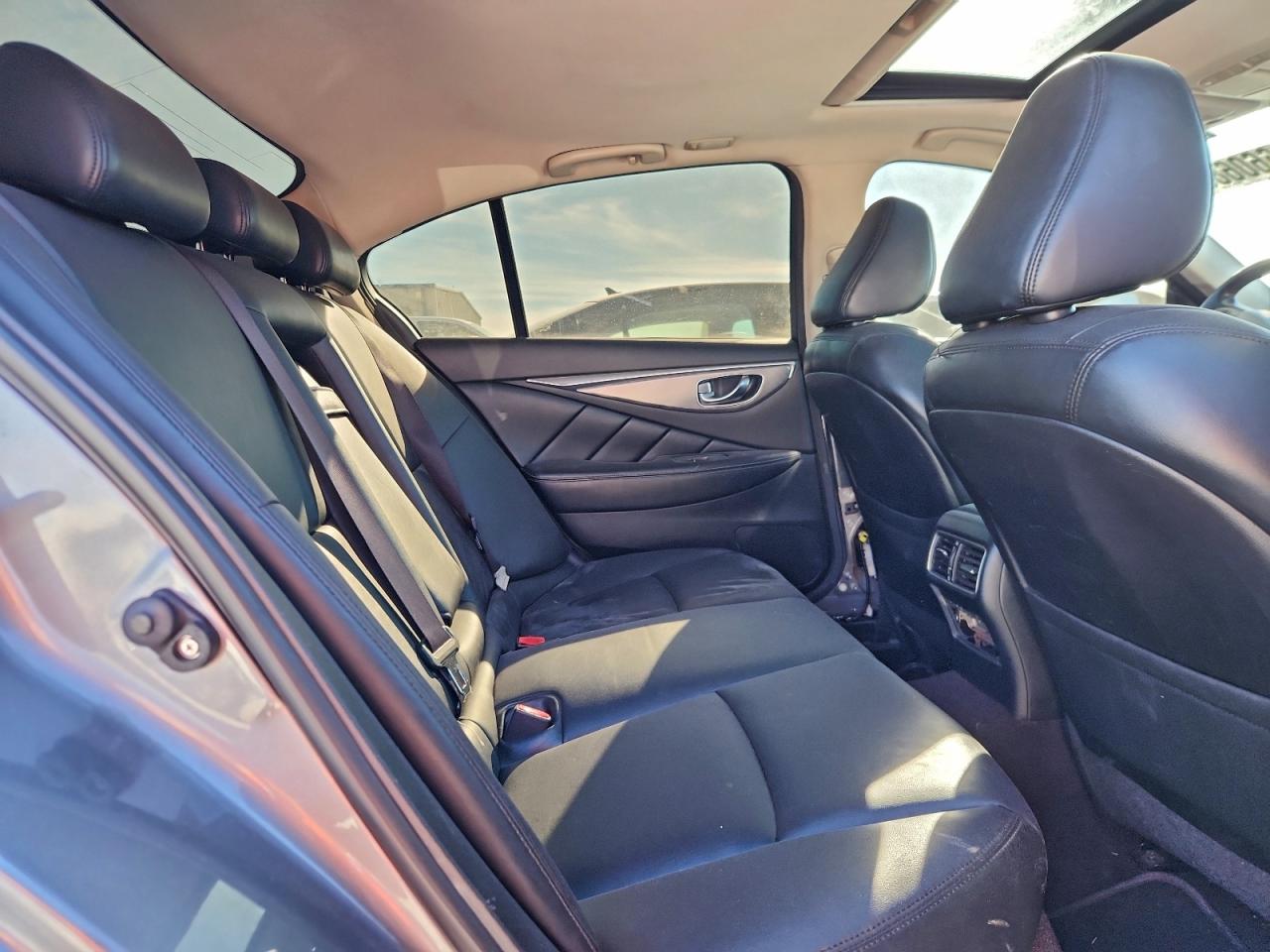 2015 INFINITI Q50 BASE photo 10
