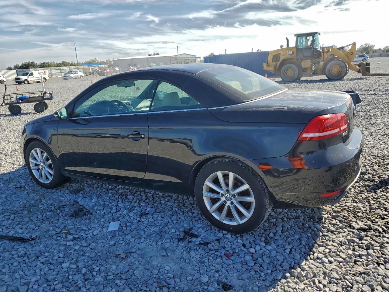 2012 VOLKSWAGEN EOS KOMFORT photo 2