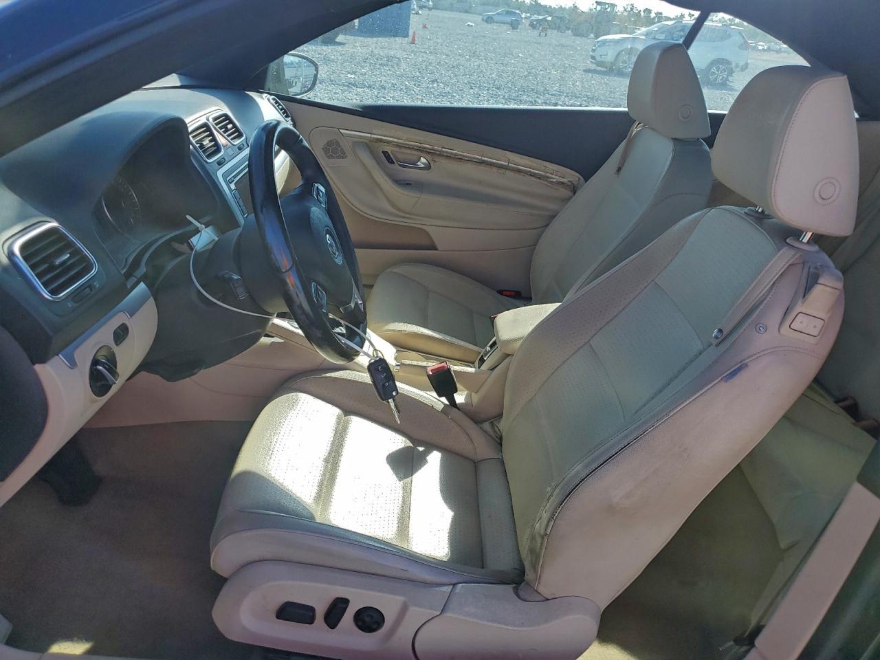2012 VOLKSWAGEN EOS KOMFORT photo 7