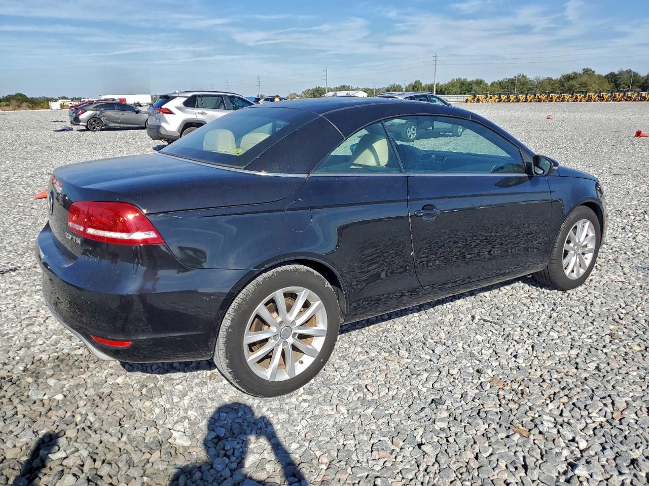 2012 VOLKSWAGEN EOS KOMFORT photo 3