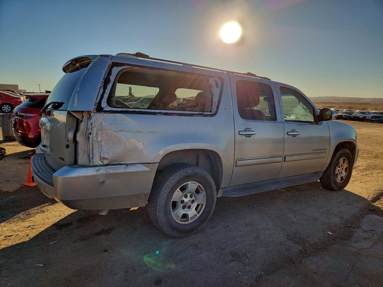 2010 CHEVROLET SUBURBAN K1500 LT photo 3