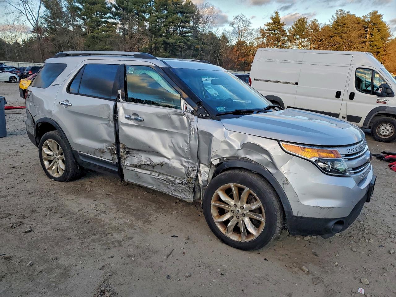 2013 FORD EXPLORER XLT photo 4