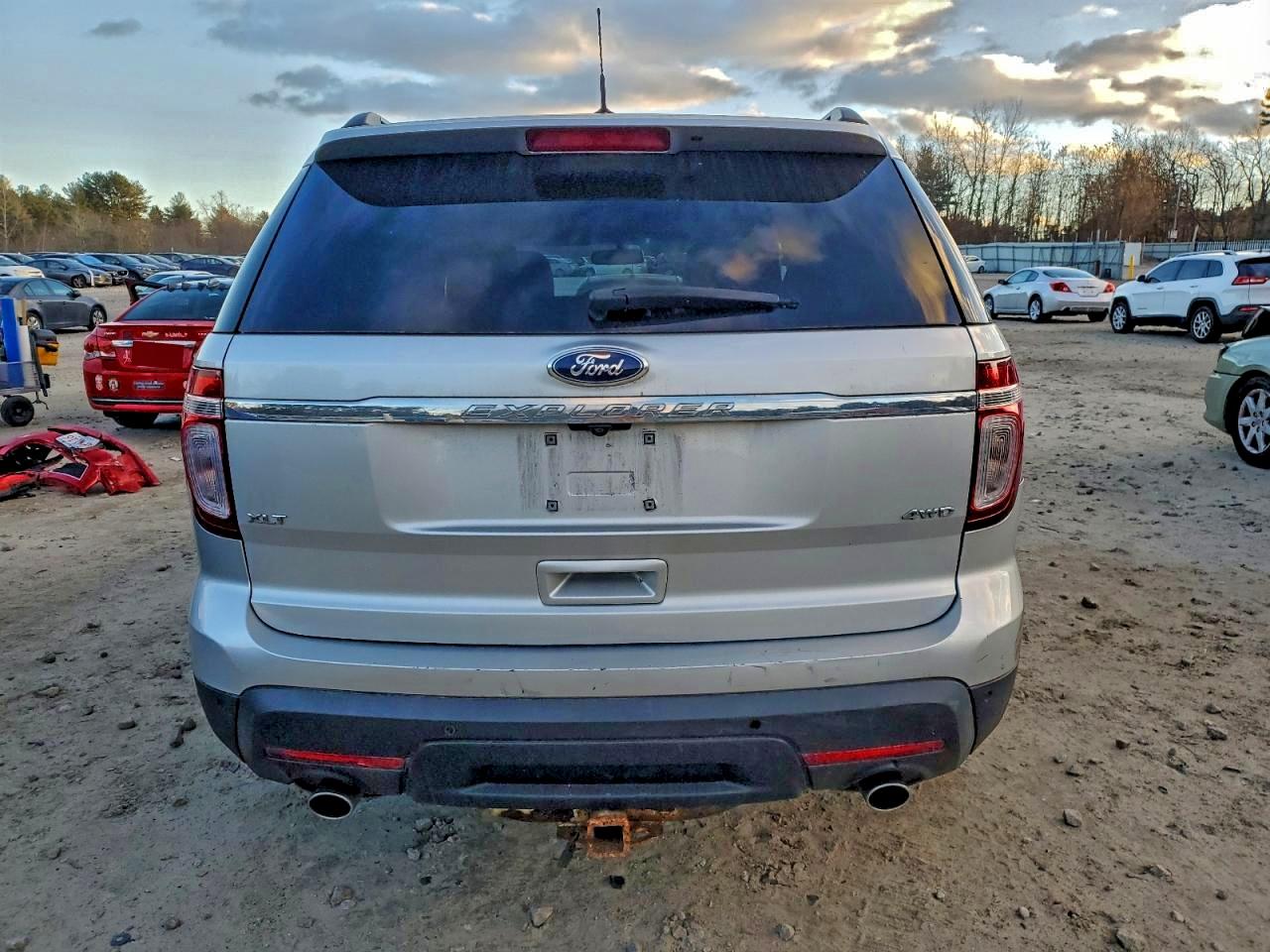 2013 FORD EXPLORER XLT photo 6