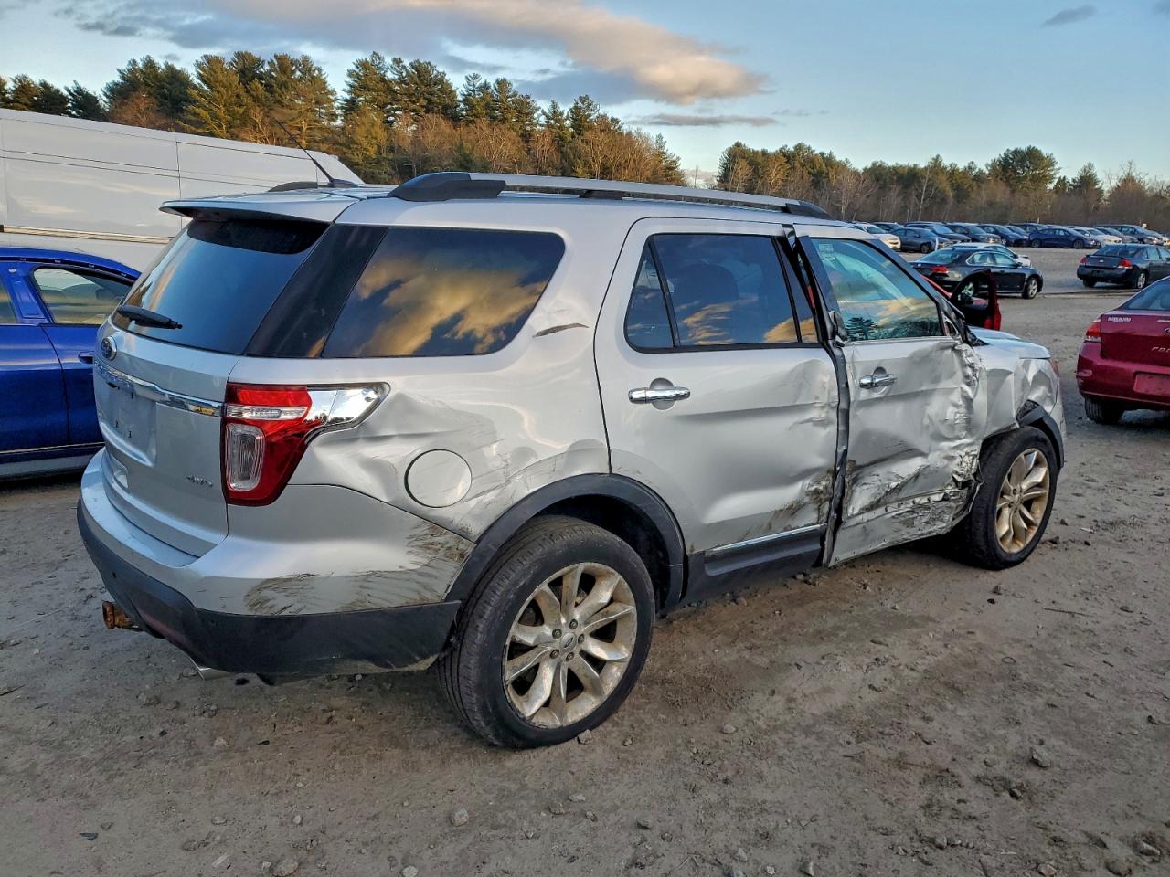 2013 FORD EXPLORER XLT photo 3