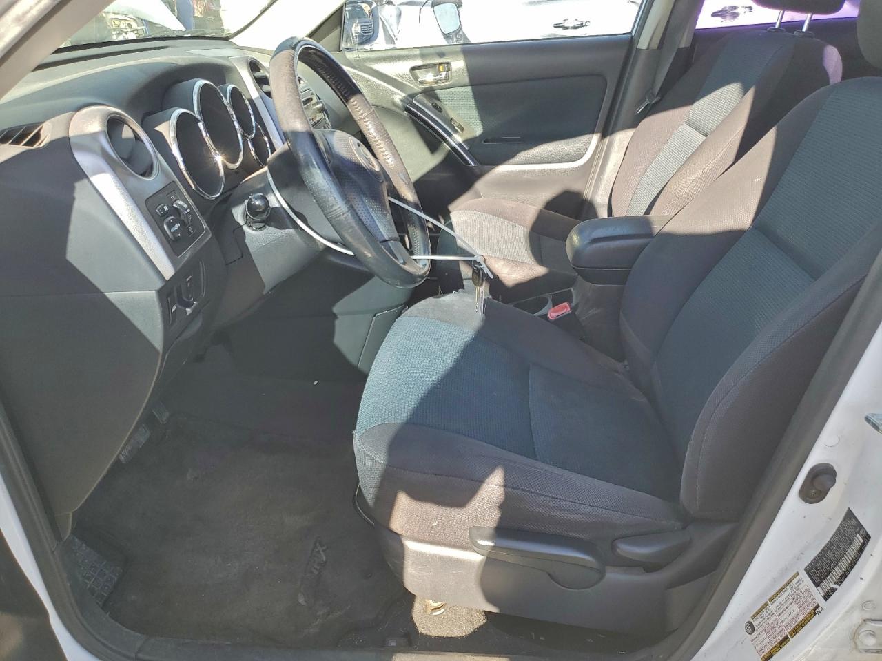 2005 TOYOTA COROLLA MATRIX XR photo 7