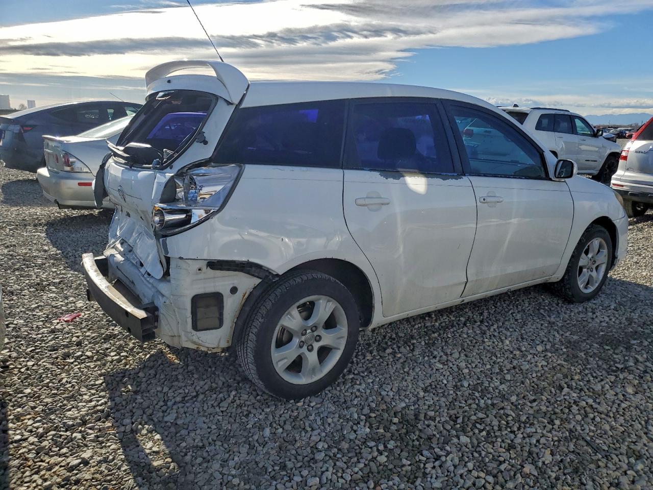 2005 TOYOTA COROLLA MATRIX XR photo 3