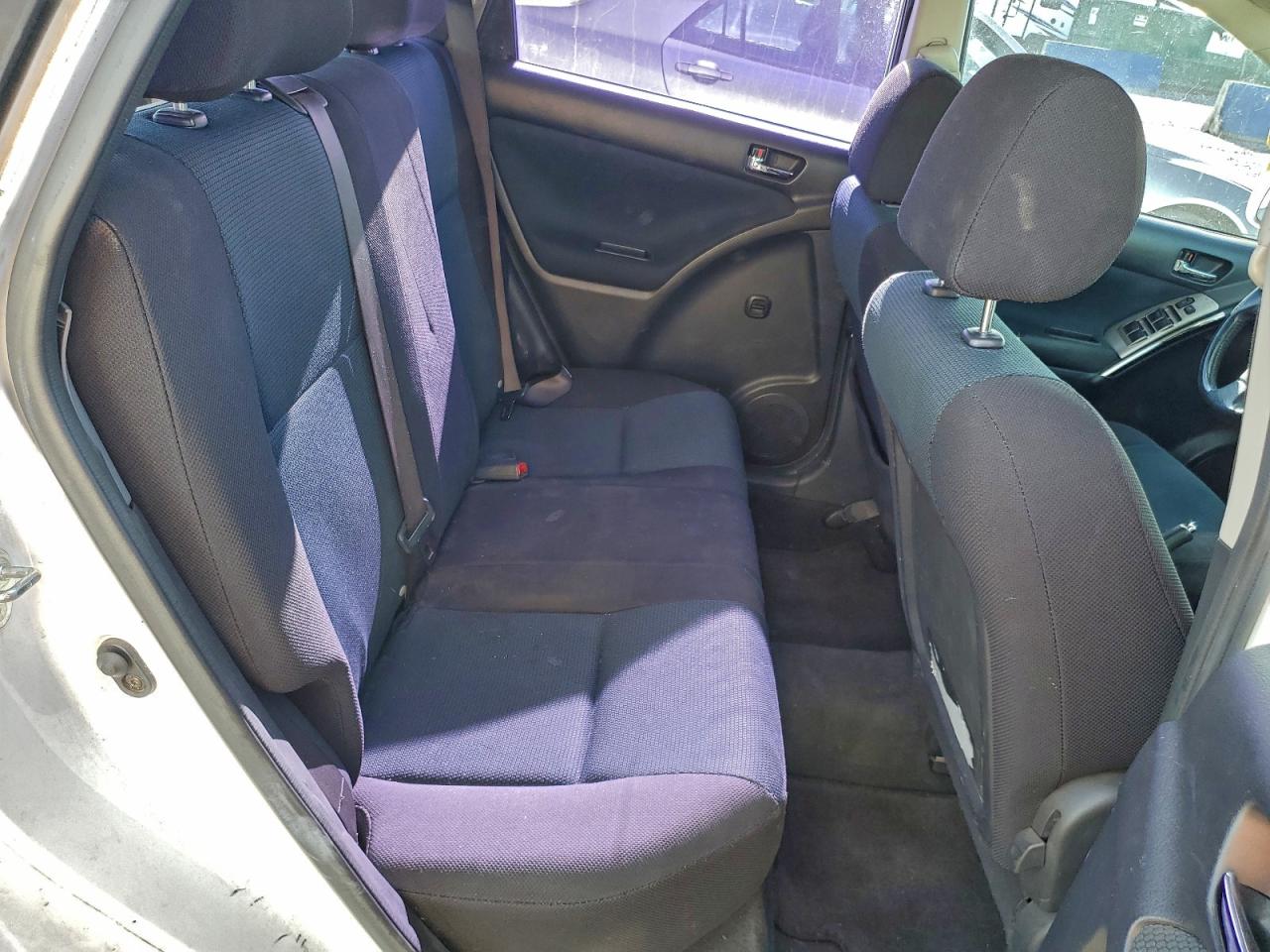 2005 TOYOTA COROLLA MATRIX XR photo 10