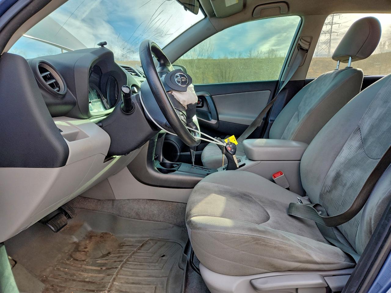 2012 TOYOTA RAV4 photo 7
