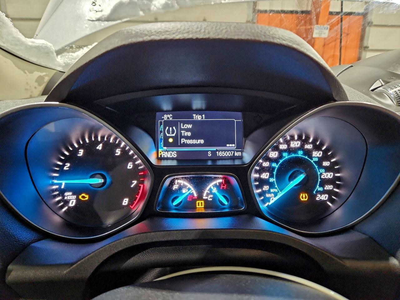 2015 FORD ESCAPE SE photo 9
