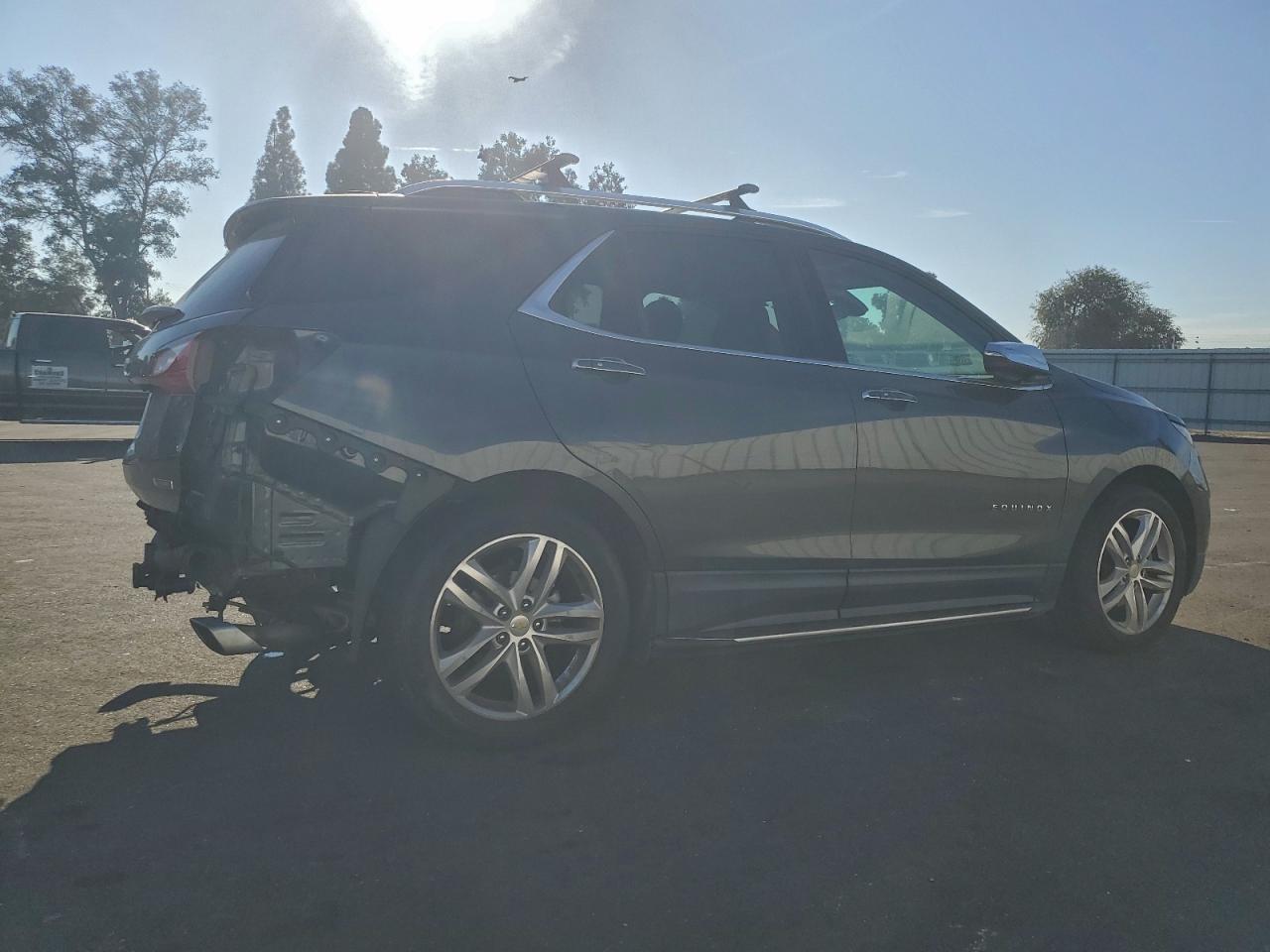 2018 CHEVROLET EQUINOX PREMIER photo 3