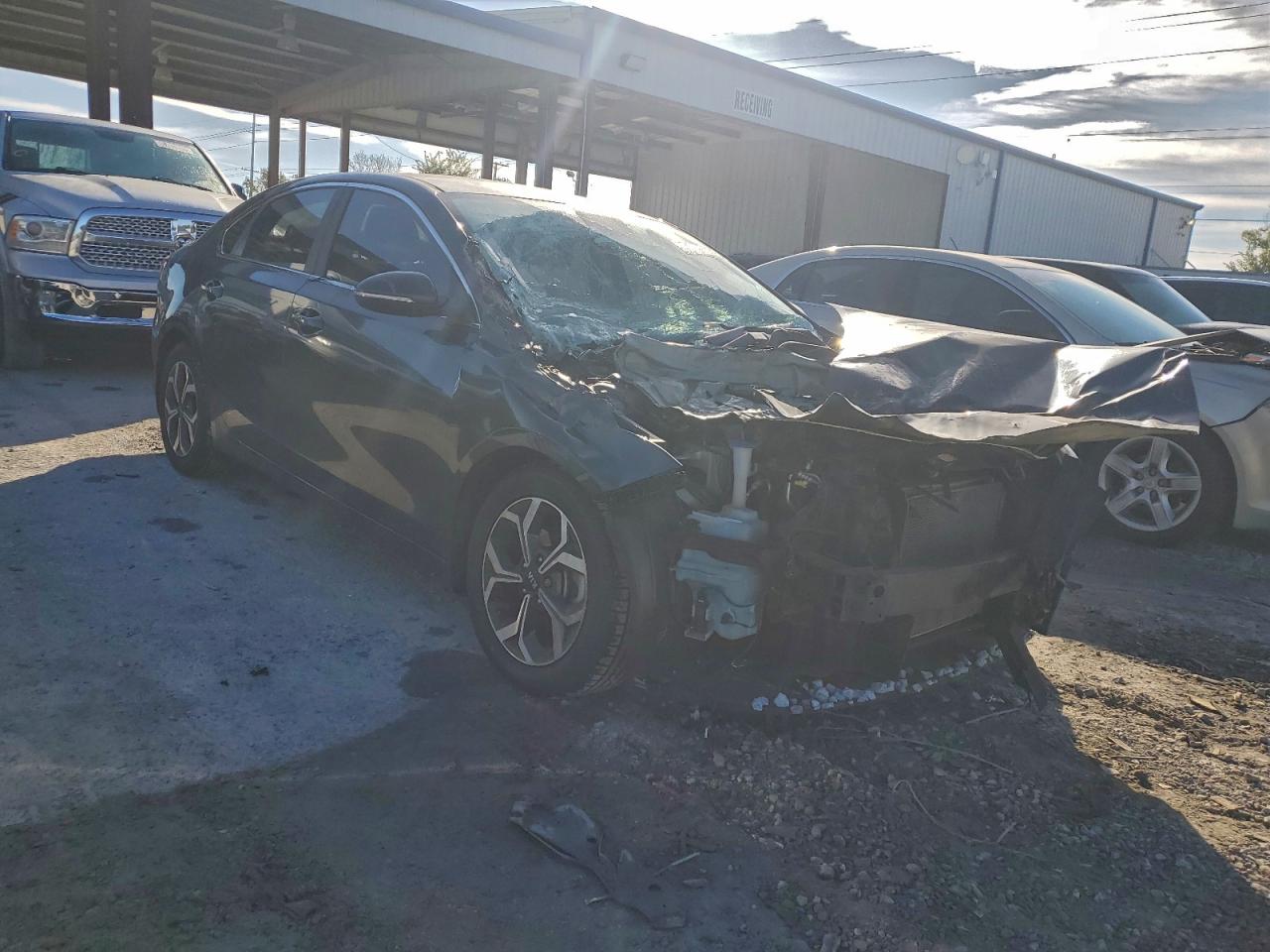 2019 KIA FORTE EX photo 4