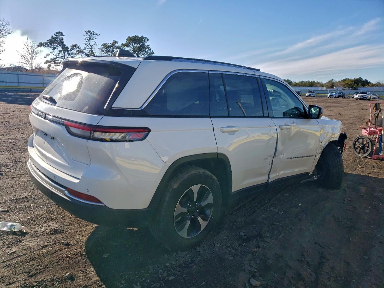2023 JEEP GRAND CHEROKEE LIMITED 4XE photo 3