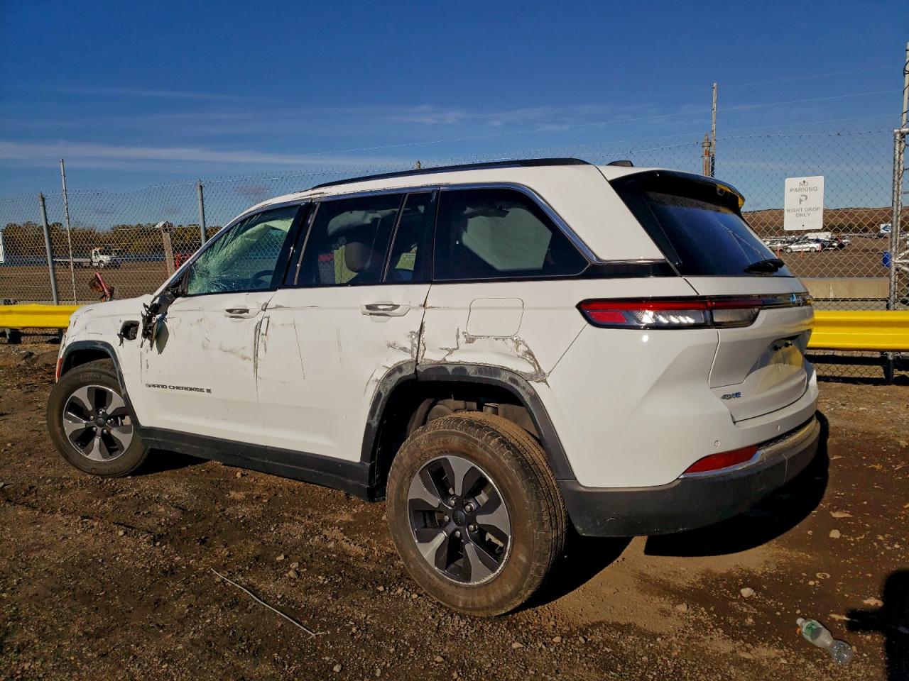 2023 JEEP GRAND CHEROKEE LIMITED 4XE photo 2