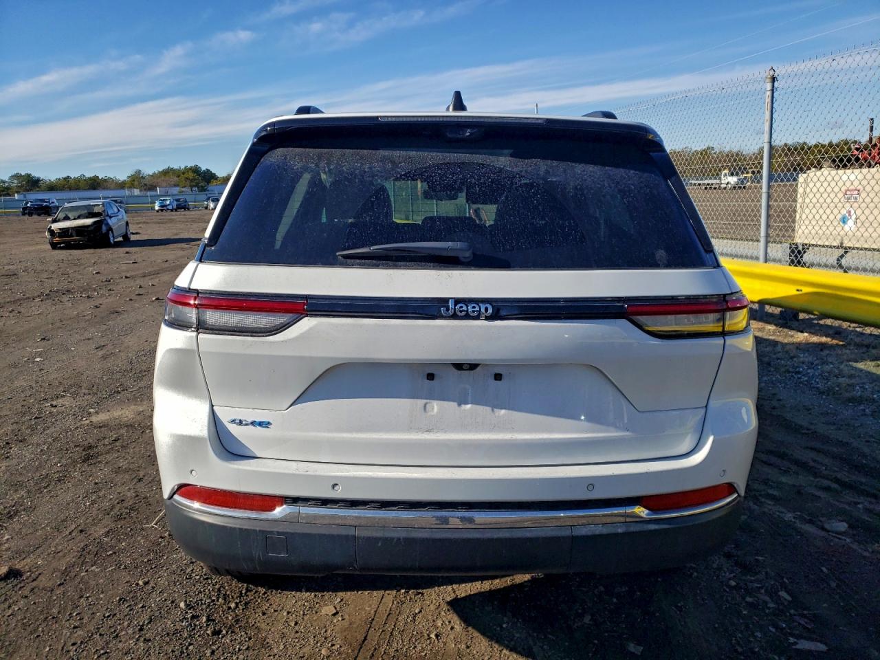 2023 JEEP GRAND CHEROKEE LIMITED 4XE photo 6