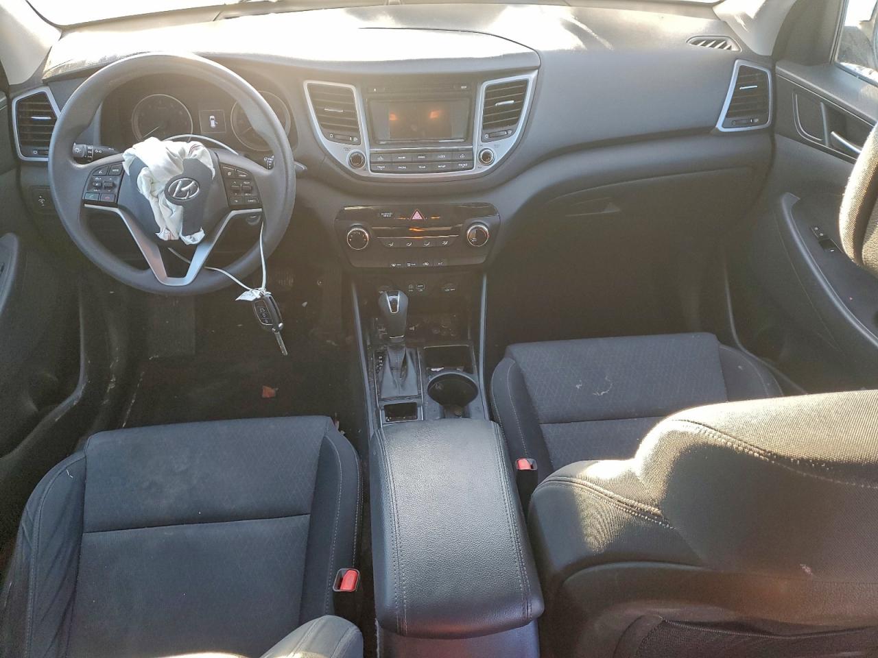 2016 HYUNDAI TUCSON SE photo 8