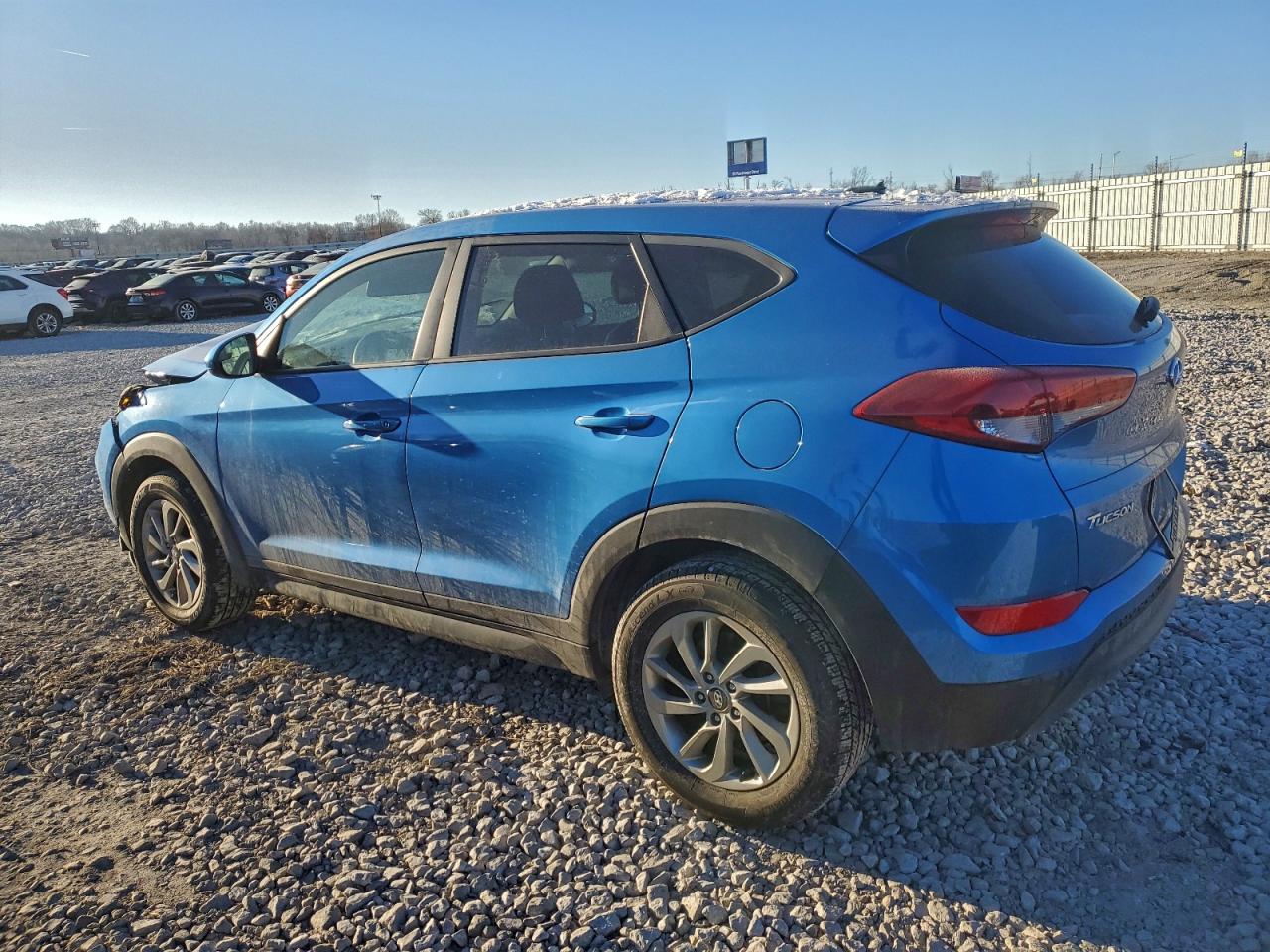 2016 HYUNDAI TUCSON SE photo 2