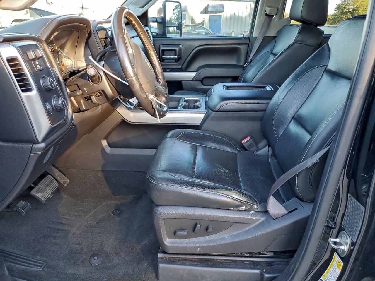 2016 CHEVROLET SILVERADO K3500 LTZ photo 7