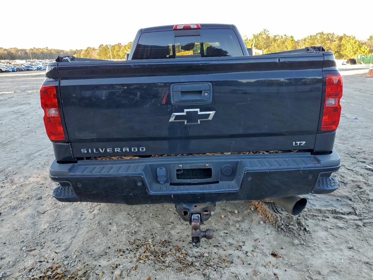 2016 CHEVROLET SILVERADO K3500 LTZ photo 6