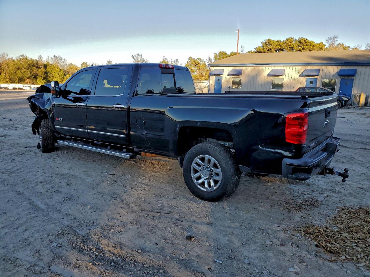 2016 CHEVROLET SILVERADO K3500 LTZ photo 2