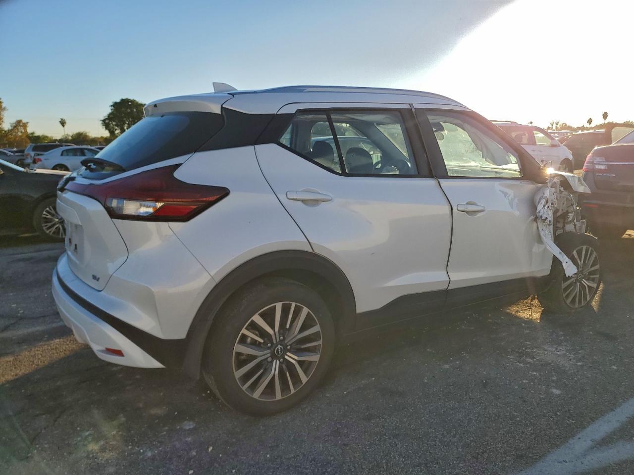 2022 NISSAN KICKS SV photo 3