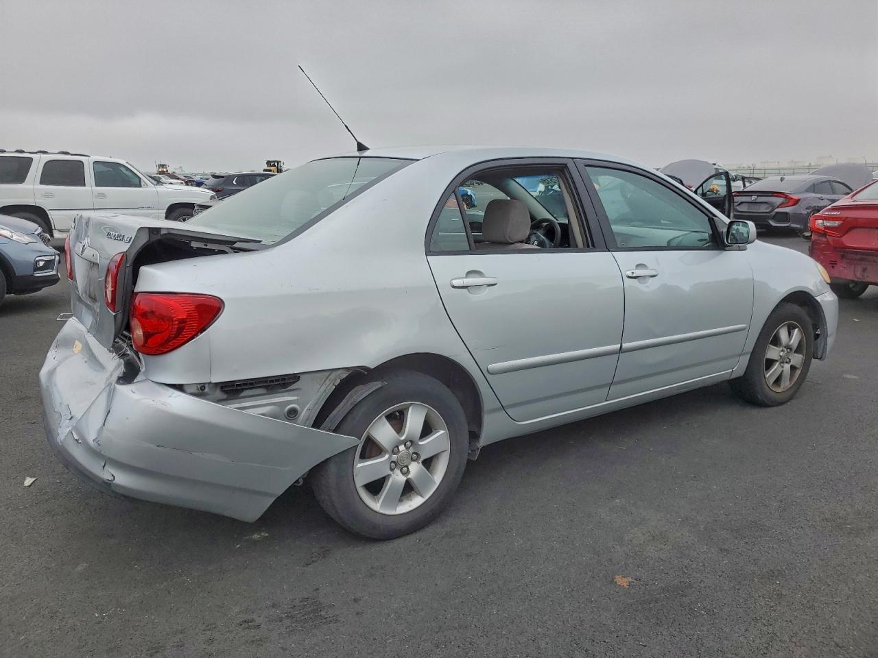 2006 TOYOTA COROLLA CE photo 3