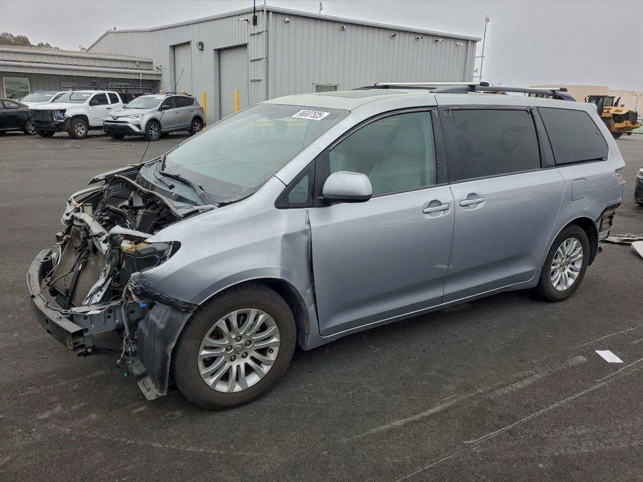 2014 TOYOTA SIENNA