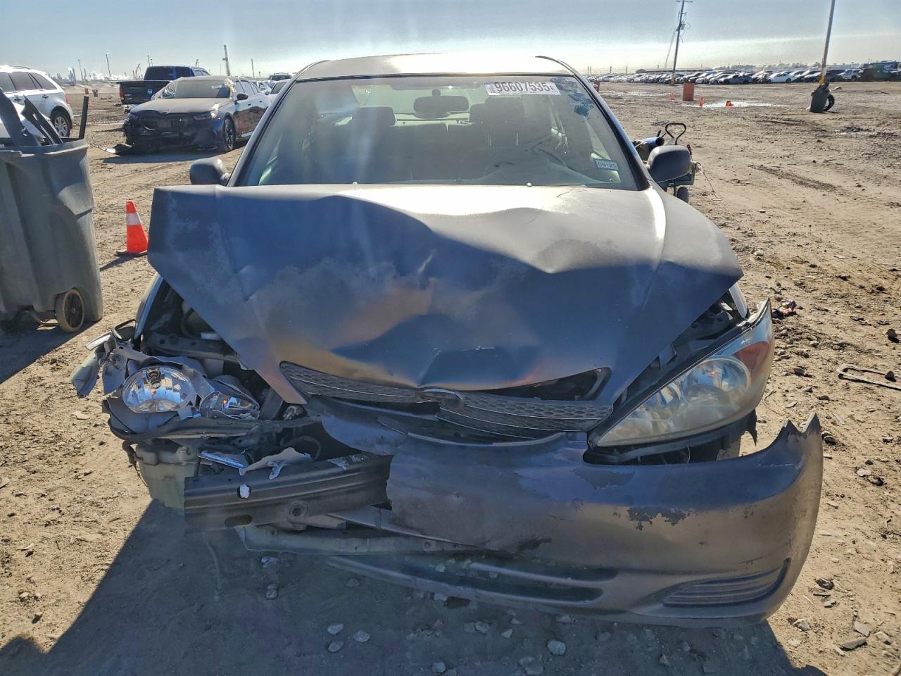 2004 TOYOTA CAMRY LE photo 5